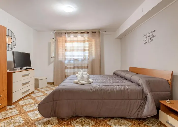 Casa In Villa A Mondello-700M Dal Mare